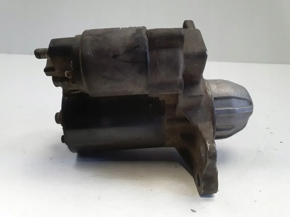 Mini One R50 R53 1.6 16V ROZRUSZNIK bosch 0001106019