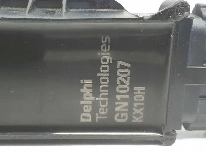 Opel Corsa C 1.2 1.4 16V CEWKA ZAPŁONOWA GN10207 delphi