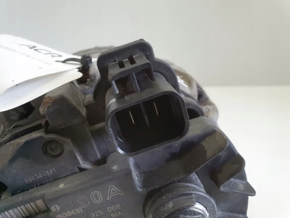 Space Star 1.6 16V ALTERNATOR 0124325008 90A bosch