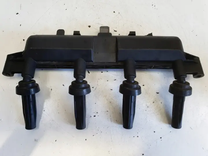 Citroen C4 1.4 8V CEWKA ZAPŁONOWA