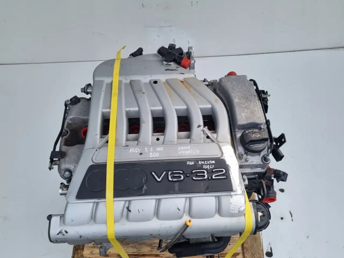 SILNIK KOMPLET Audi A3 II 8P 3.2 V6 250KM ładna kompresja BDB