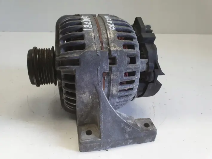 Volvo S60 I V70 II 2.4 D5 ALTERNATOR bosch 30667894 0124525060