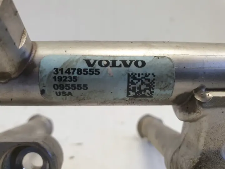 Volvo V60 2.0 T LISTWA WTRYSKOWA 31478555