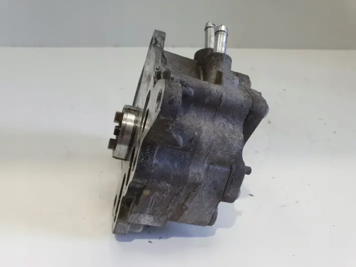 VW Passat B6 2.0 TDI POMPA WAKUM vacum 03G145209C