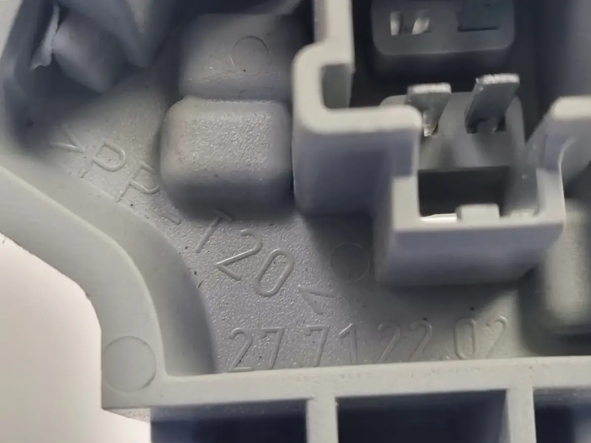 Volvo C30 WKŁAD TYLNEJ LAMPY ŻARÓWKI TYLNEJ PRAWEJ PRAWY TYŁ