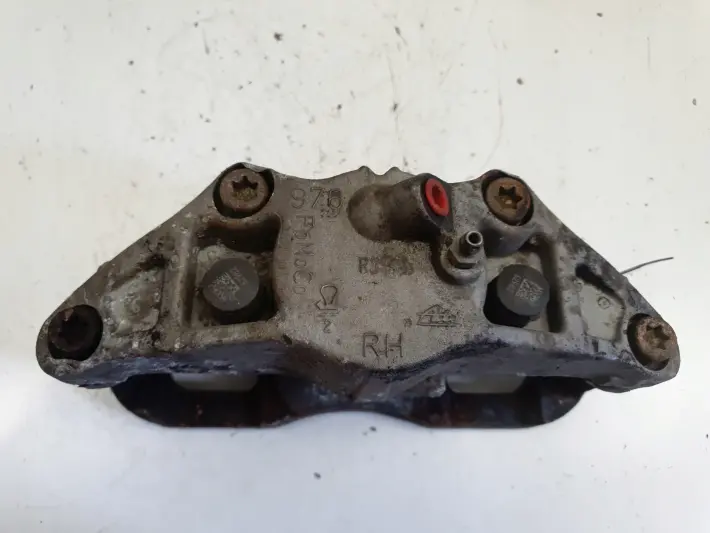 Volvo V40 II PRZEDNI ZACISK HAMULCOWY prawy przód PASAŻERA P.P 976
