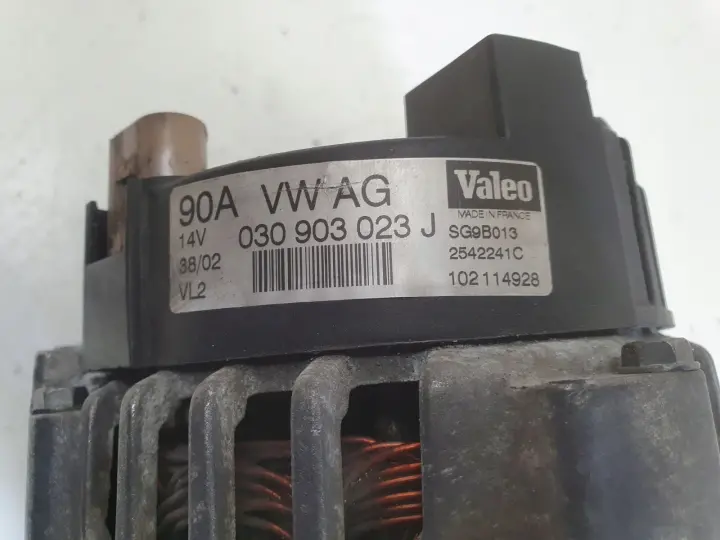 VW Golf IV 1.6 8V ALTERNATOR valeo 030903023J