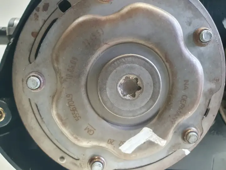 Opel Zafira B Astra J 1.6 16V A16XER GŁOWICA CYLINDRÓW 55559340