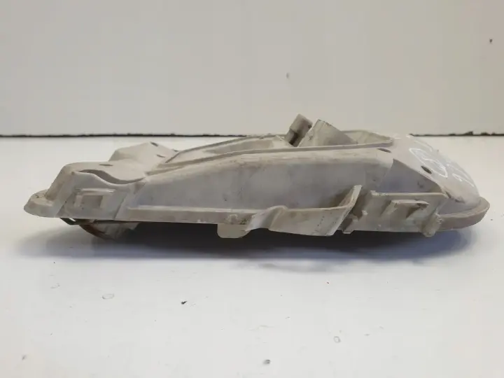 Audi A6 C6 sedan LEWY WKŁAD TYLNEJ LAMPY w Błotnik