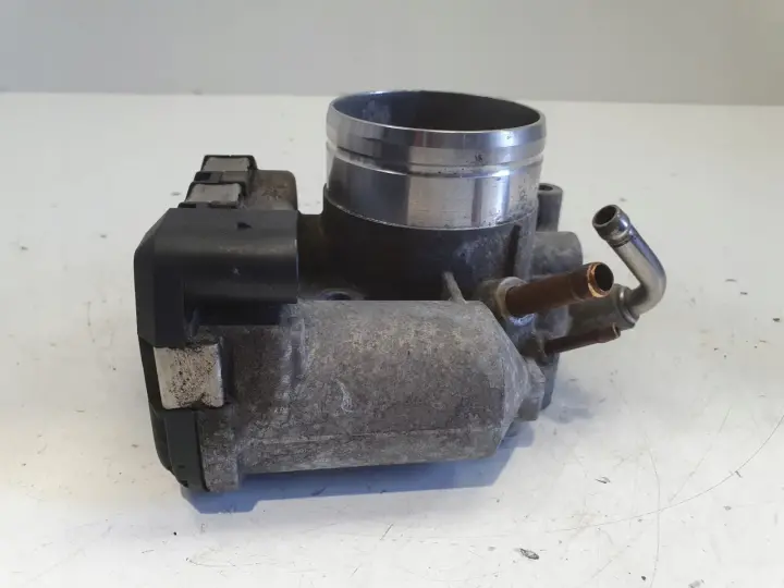 Audi A4 B6 2.0 20V PRZEPUSTNICA 06B133062H 0280750088