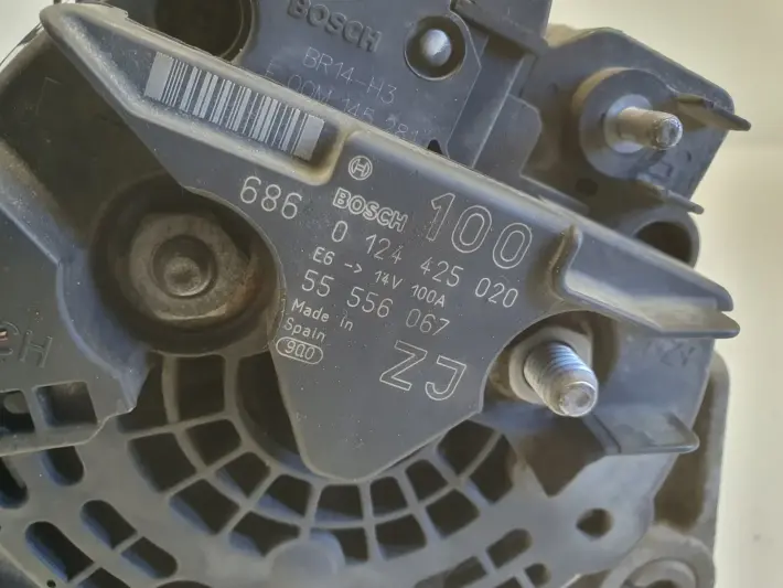 Opel Zafira B 1.8 16V ALTERNATOR bosch 0124425020