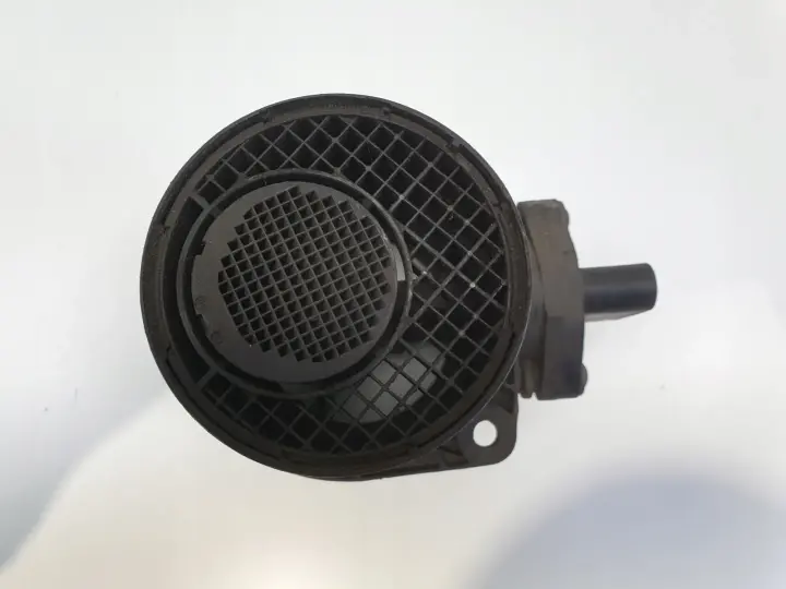 VW Golf V 2.0 TDI PRZEPŁYWOMIERZ POWIETRZA 0281002461 074906461B