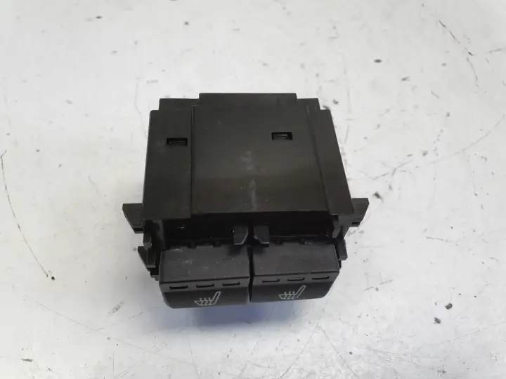 Volvo V40 II V60 I S60 II PANEL PODGRZEWANIA FOTELI Przełącznik 30659480