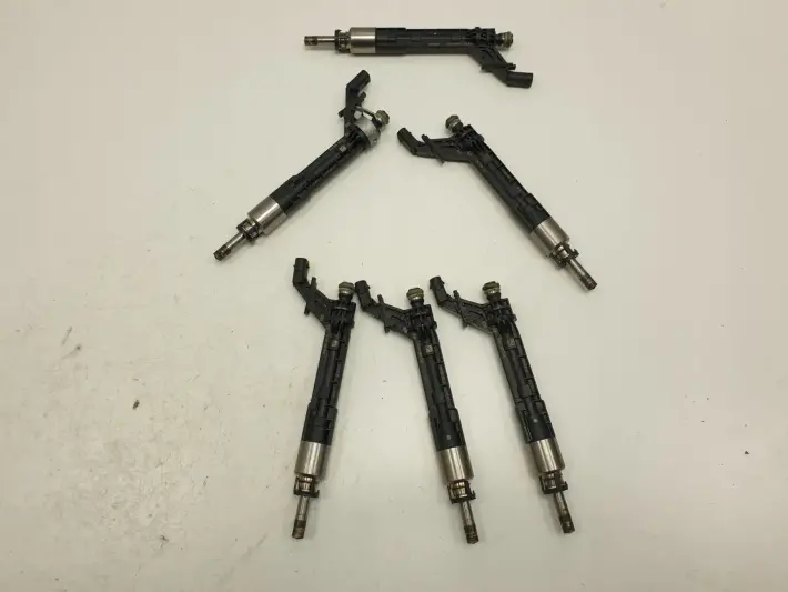 Audi A5 S5 3.0 TFSI WTRYSKIWACZ wtrysk 0261500268