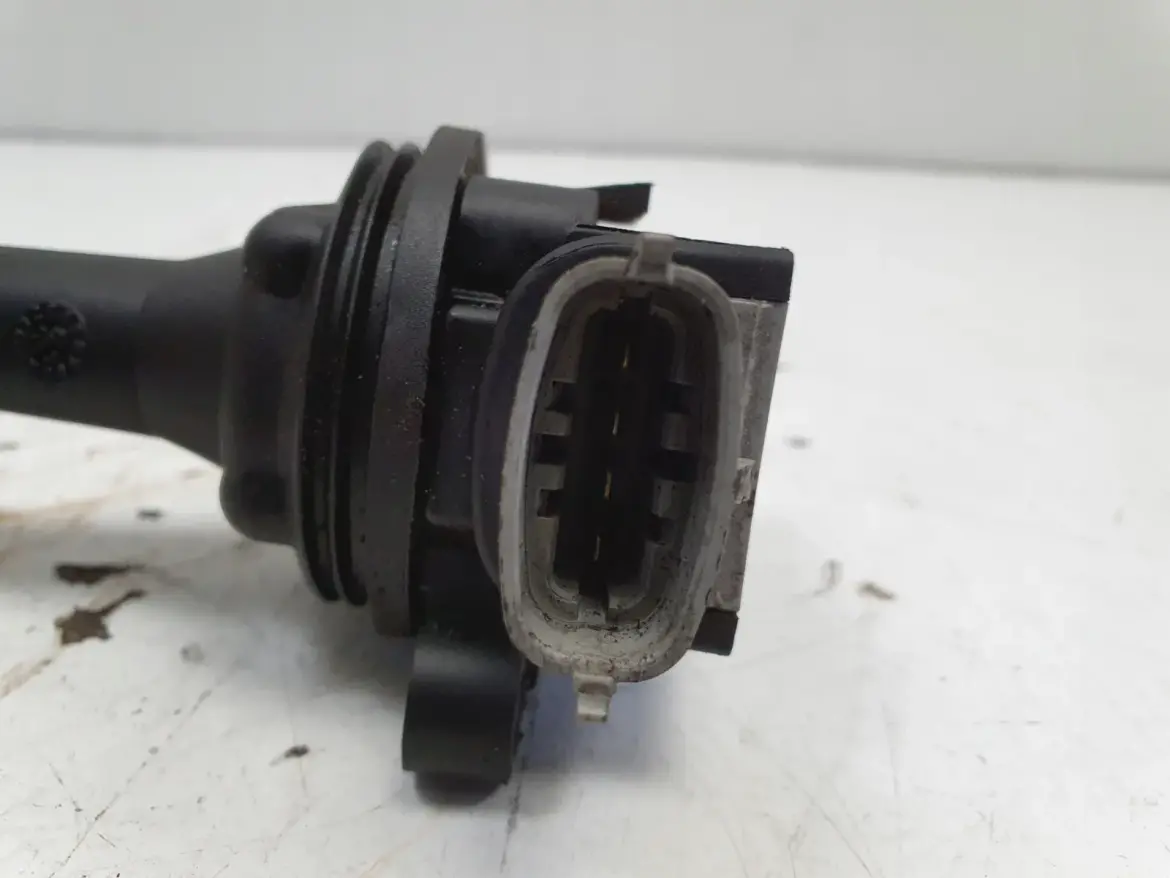 Volvo S80 S60 V70 II 2.4 2.4 T 2.5 T CEWKA ZAPŁONOWA 8677837