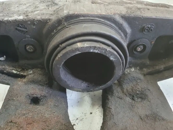 Volvo S60 II V60 I PRZEDNI ZACISK HAMULCOWY lewy przód kierowcy 316 mm 945
