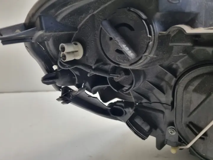 Volvo XC60 I 08-13r PRZEDNIA LAMPA LEWA lewy przód USA 30763147