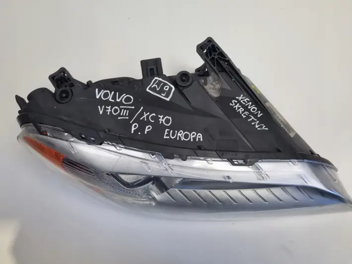 Volvo S80 II V70 III 06-16r PRZEDNIA LAMPA PRAWA PRAWY PRZÓD skręt 31283916