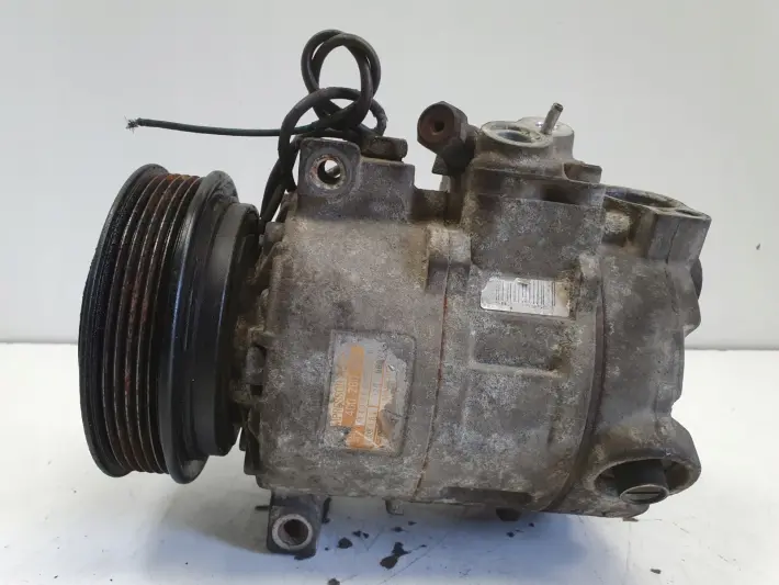 Audi A4 B5 2.6 V6 SPRĘŻARKA KLIMATYZACJI pompa 4D0260808