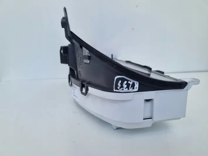 Volvo S80 II V70 III XC70 II 2.4 D5 LICZNIK ZEGARY Europa diesel 31270899AA