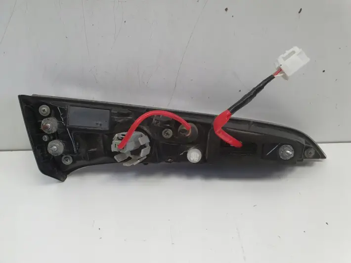 Toyota Corolla E21 HTB TYLNIA TYLNA LAMPA PRAWA prawy tył w klape EUROPA