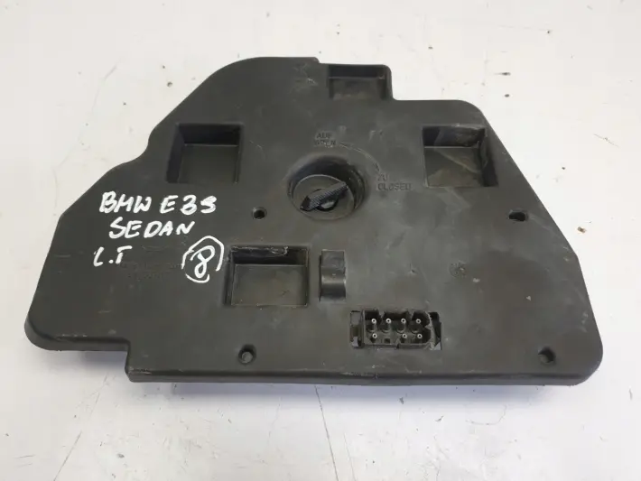 BMW E39 sedan WKŁAD TYLNEJ LAMPY Lewy tył kierowcy 8363565
