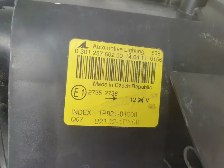 Kia Venga PRZEDNIA LAMPA PRAWA prawy przód anglik 92102-1P500