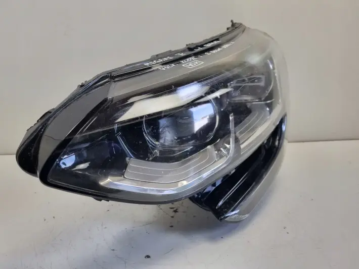 Renault Megane IV PRZEDNIA LAMPA LEWA lewy przód LED EUROPA 260602792R