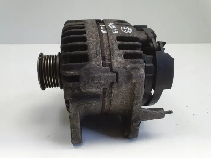 VW Golf V 1.6 FSI ALTERNATOR 03C903023D 110A bosch