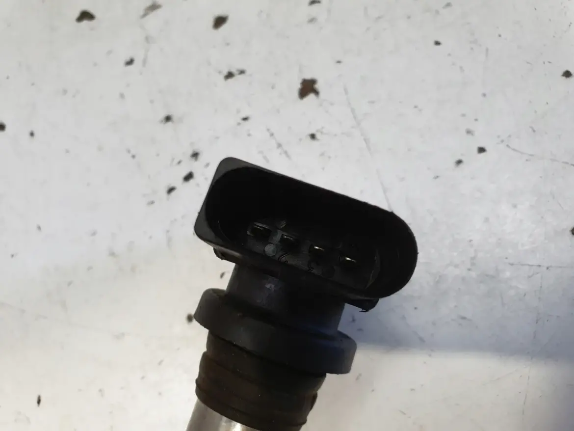 Audi A3 II 8P 1.6 FSI CEWKA ZAPŁONOWA 036905715E