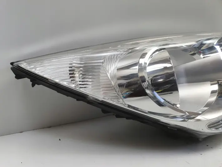 Kia Venga PRZEDNIA LAMPA PRAWA prawy przód anglik 92102-1P500