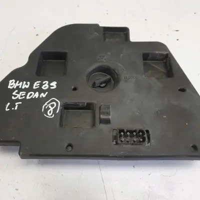 BMW E39 sedan WKŁAD TYLNEJ LAMPY Lewy tył kierowcy 8363565