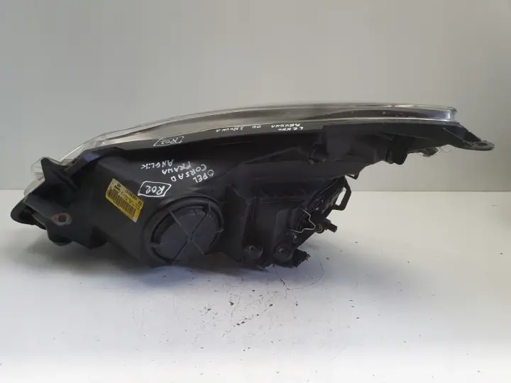 Opel Corsa D PRZEDNIA LAMPA PRAWA prawy przód anglik 13186384