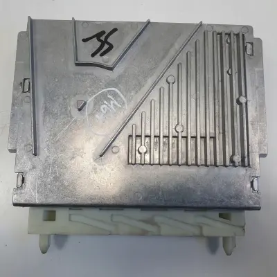 Volvo V70 XC70 2.4 D5 KOMPUTER SKRZYNI sterownik P09480761 1T0202A0