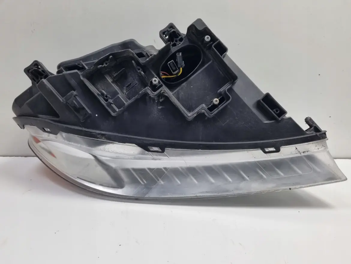 Volvo S80 II V70 III XC70 PRZEDNIA LAMPA LEWA LEWY PRZÓD XENON 31214347