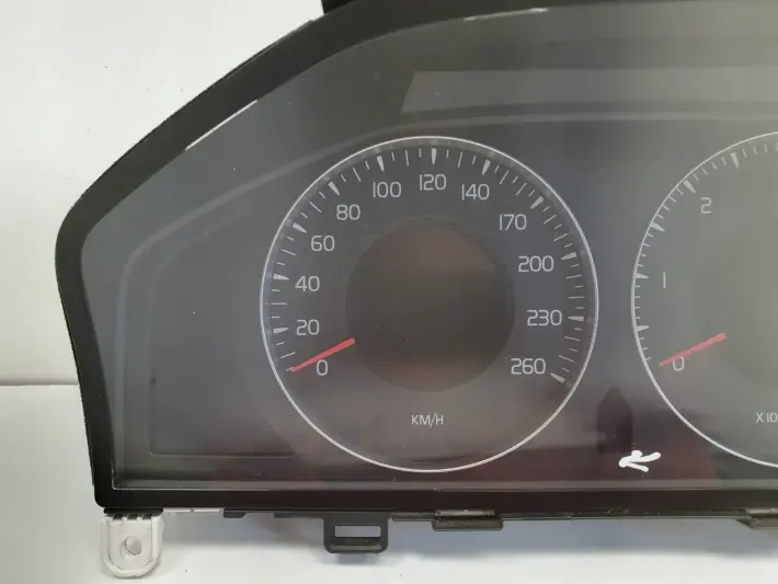 Volvo S80 II V70 III XC70 II LICZNIK ZEGARY Europa diesel 31254535AA