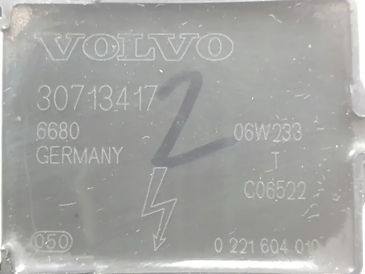 Volvo V70 III S80 II 2.5 T CEWKA ZAPŁONOWA 30713417 0221604010