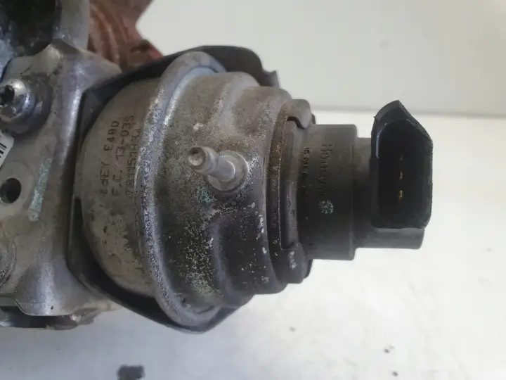 Volvo S60 II V60 2.0 D4 TURBOSPRĘŻARKA turbo 31380219