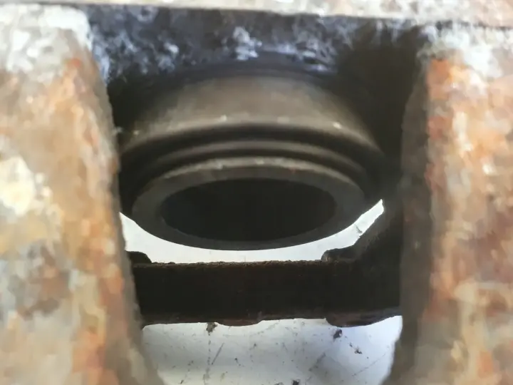 Volvo V40 II PRZEDNI ZACISK HAMULCOWY prawy przód PASAŻERA P.P 976