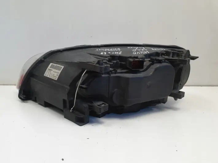 Volvo S80 II V70 III 06-16r PRZEDNIA LAMPA PRAWA PRAWY PRZÓD 31214352