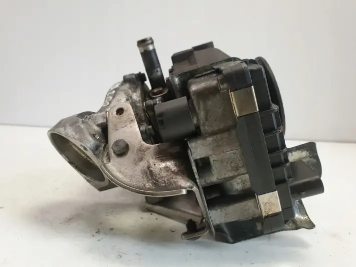 BMW E87 2.0 D TURBOSPRĘŻARKA turbo 7792412D