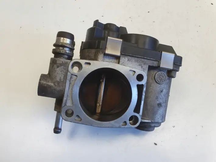 Opel Astra III H 1.6 16V PRZEPUSTNICA 055559227