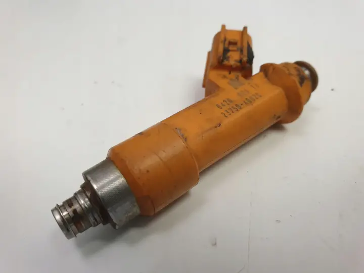 Toyota IQ 1.0 VVTi WTRYSKIWACZ wtrysk 23250-40020