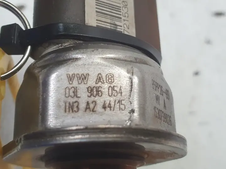 VW Passat B7 2.0 TDI CZUJNIK PALIWA Zawór 057130764AB