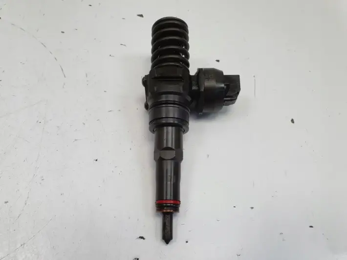 VW Caddy III 2.0 SDI POMPOWTRYSKIWACZ wtrysk 038130073AP