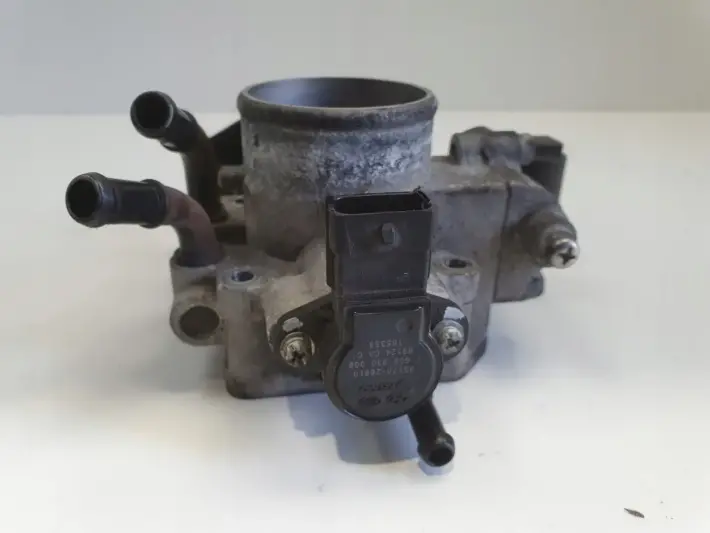 Hyundai i30 1.4 16V PRZEPUSTNICA 35100-2B120 35170-26910