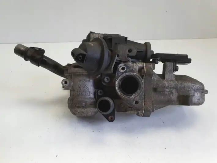 Volvo V50 1.6 D2 ZAWÓR EGR chłodniczka 702209040