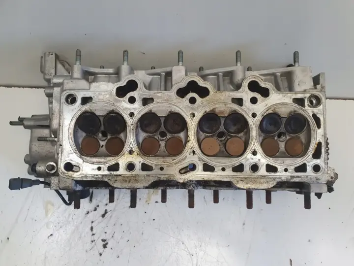 Kia Carens II 2.0 16V GŁOWICA CYLINDRÓW CVVT