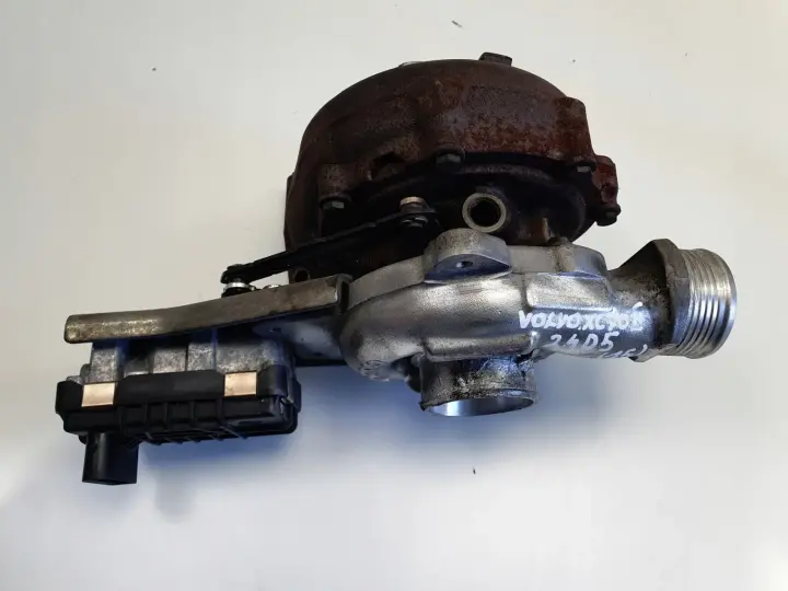 Volvo V70 II XC70 XC90 2.4 D5 TURBOSPRĘŻARKA turbo 30757080