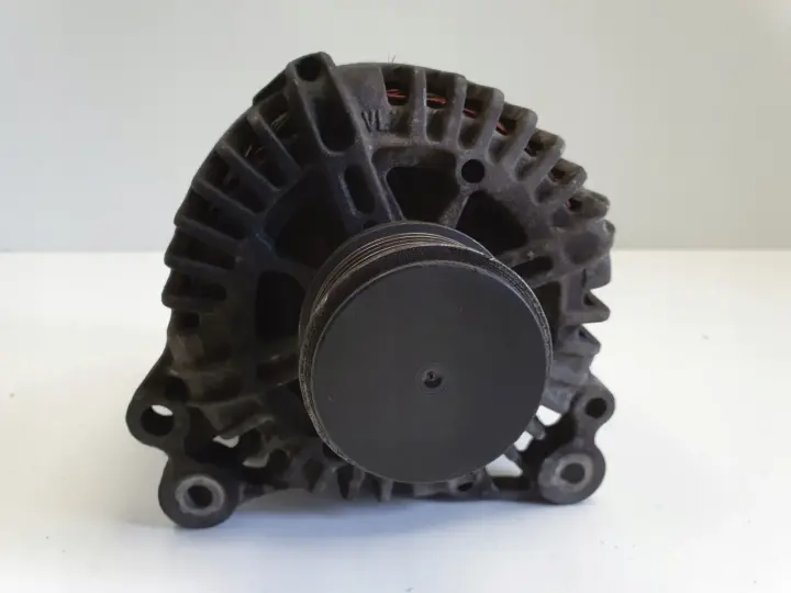 VW Golf V 1.9 TDI ALTERNATOR valeo 06F903023C 140A